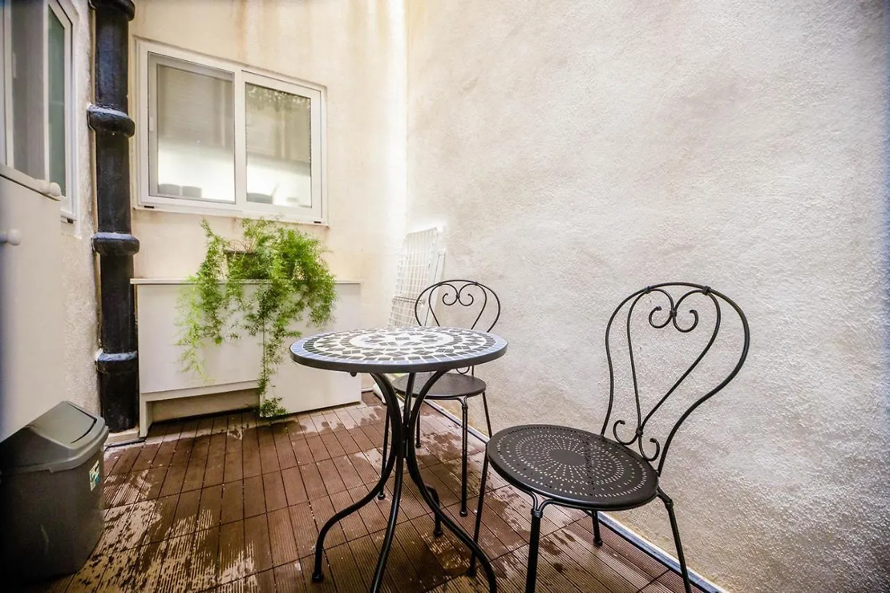 Spacious Studio Apartment Sliema Malta
