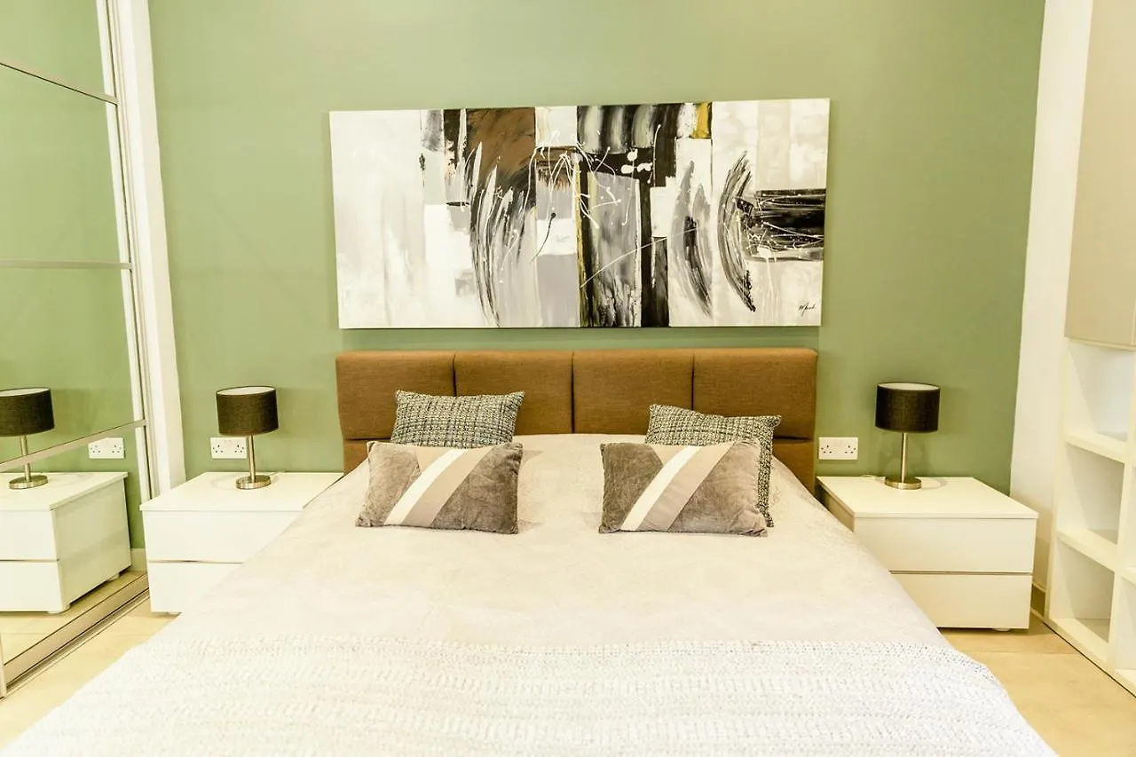 Spacious Studio Apartment Sliema